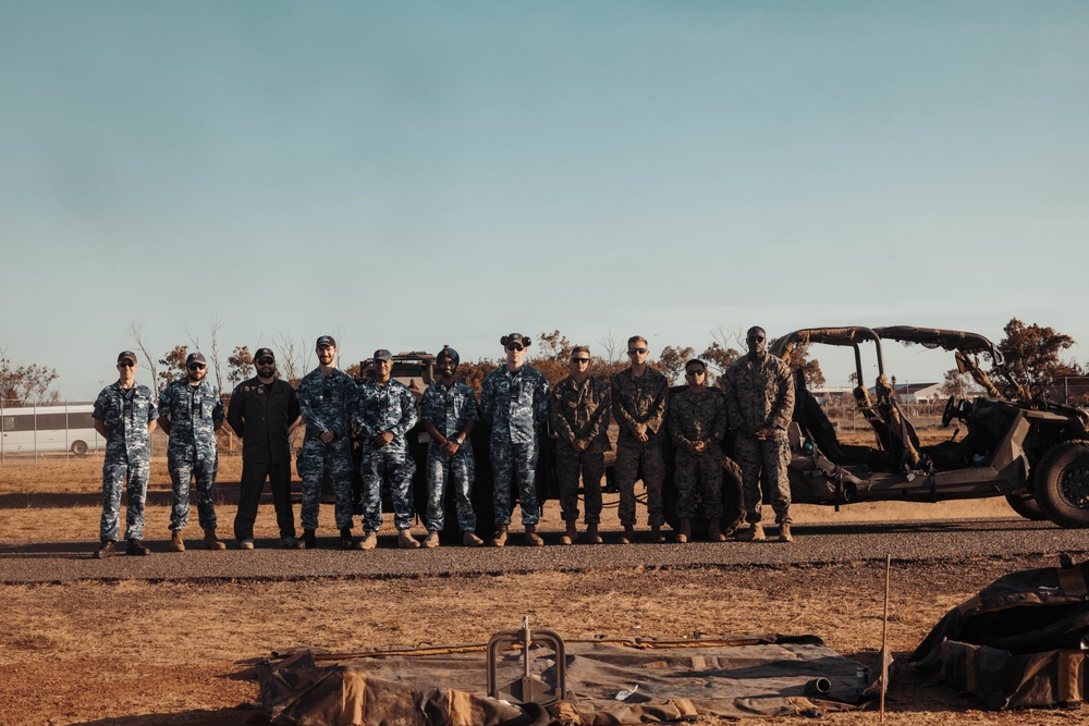 MRF-D 25.3: U.S. Marines use TAGRS to refuel Australian helicopter for the first time