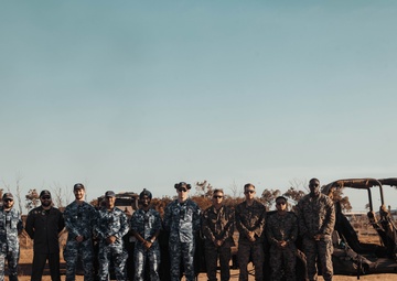 MRF-D 25.3: U.S. Marines use TAGRS to refuel Australian helicopter for the first time