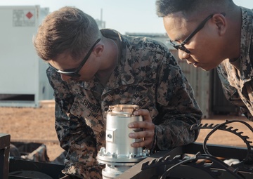 MRF-D 25.3: U.S. Marines use TAGRS to refuel Australian helicopter for the first time