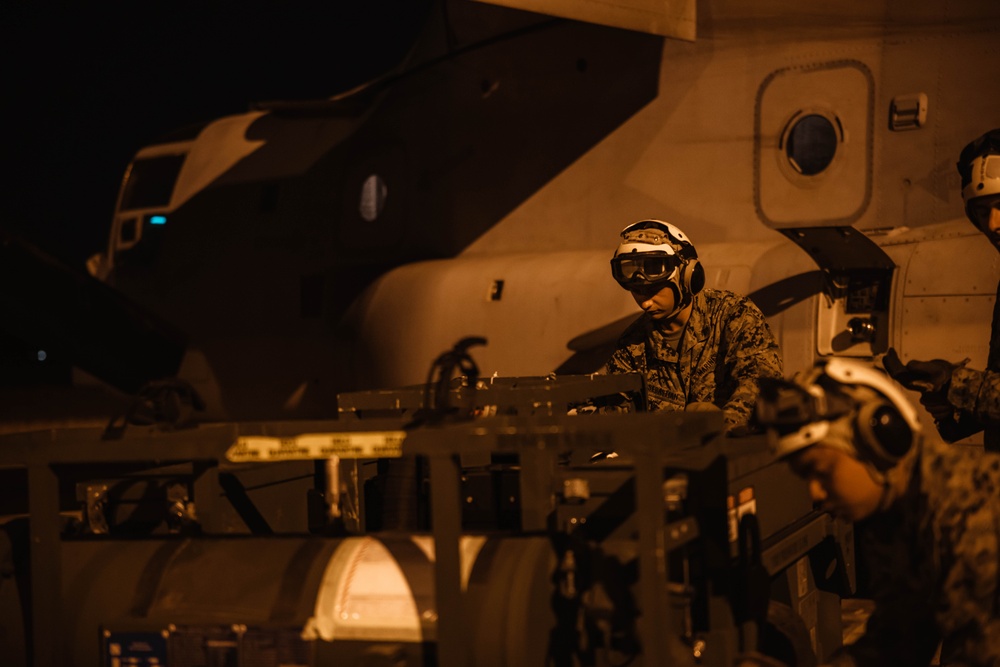 MRF-D 25.3: U.S. Marines use TAGRS to refuel Australian helicopter for the first time
