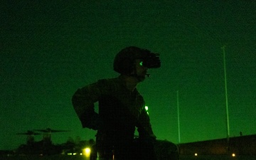 MRF-D 25.3: U.S. Marines use TAGRS to refuel Australian helicopter for the first time