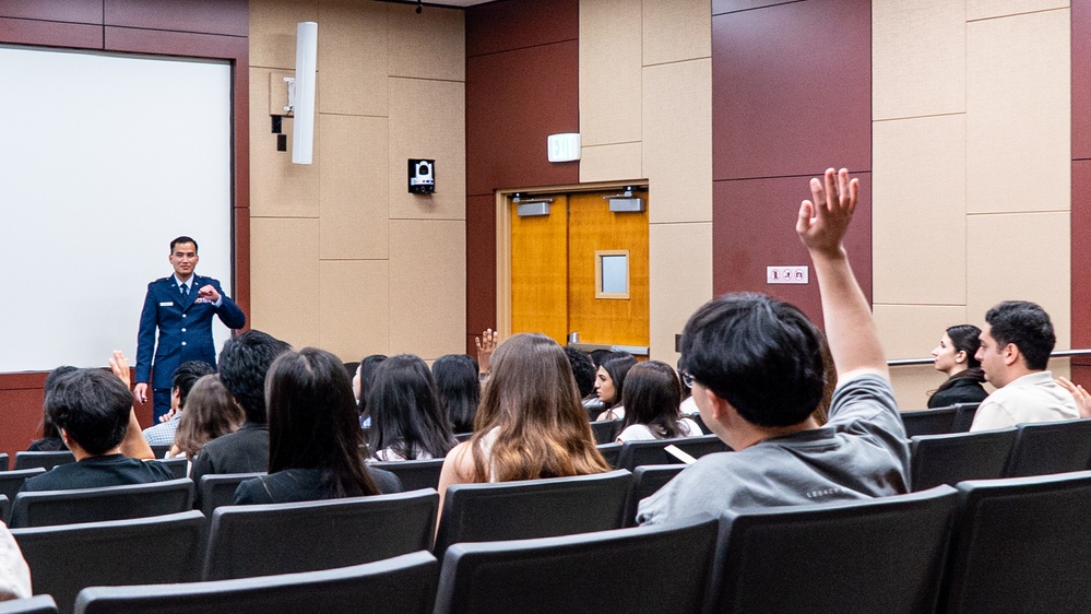 LAAFB dentists visit USC dental school