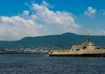 USS Tulsa Visits CFAS