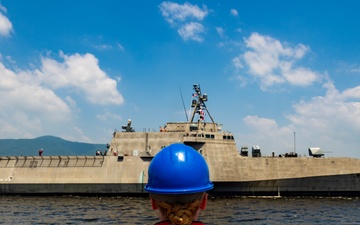 USS Tulsa Visits CFAS