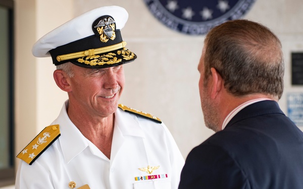 NAVEUR-NAVAF and C6F host U.S. Ambassador to Italy and San Marino