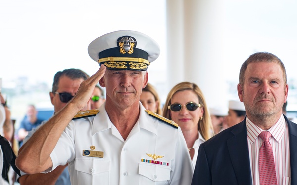 NAVEUR-NAVAF and C6F host U.S. Ambassador to Italy and San Marino