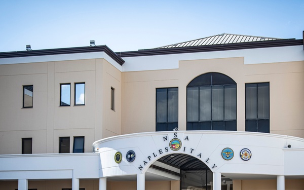 NAVEUR-NAVAF and C6F host U.S. Ambassador to Italy and San Marino