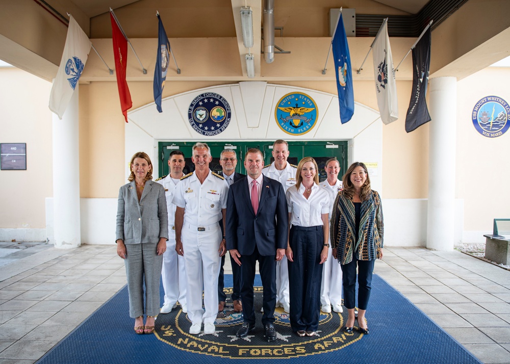 NAVEUR-NAVAF and C6F host U.S. Ambassador to Italy and San Marino