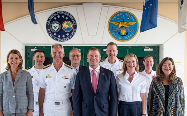 NAVEUR-NAVAF and C6F host U.S. Ambassador to Italy and San Marino
