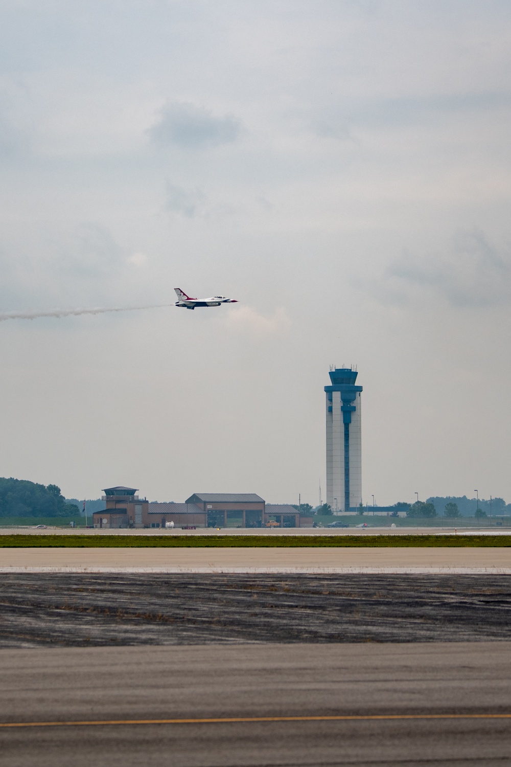 Thunderbirds arrive in Fort Wayne for 2025 air show