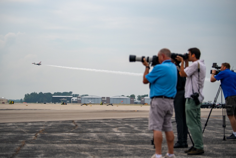 Thunderbirds arrive in Fort Wayne for 2025 air show