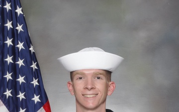 Schoenhofen Earns Military Excellence Award at Recruit Training Command