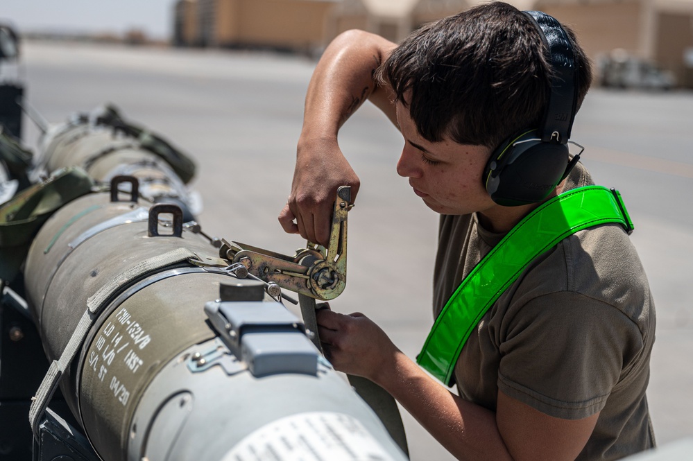 391st Expeditionary Fighter Generation Squadron conducts weapons load