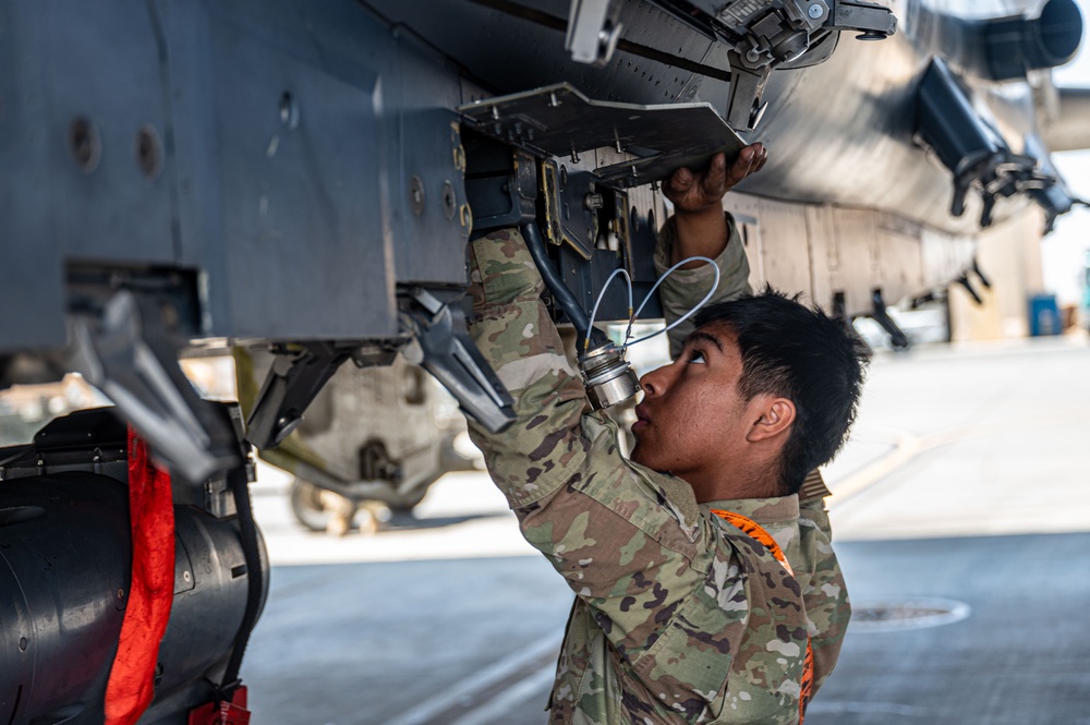 391st Expeditionary Fighter Generation Squadron conducts weapons load