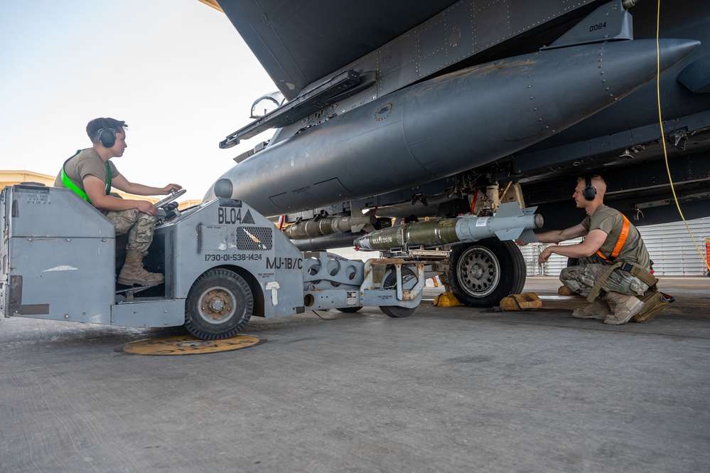 391st Expeditionary Fighter Generation Squadron conducts weapons load