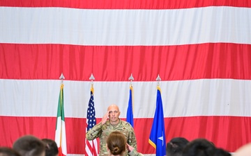 31st MXG conducts change of command ceremony