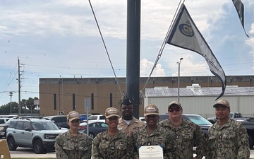 LSC Harris receives Navy and Marine Corps Achievement Medal