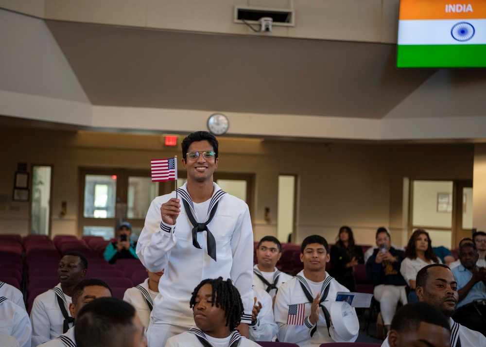 DVIDS Images Recruit Training - 1000w Q95 