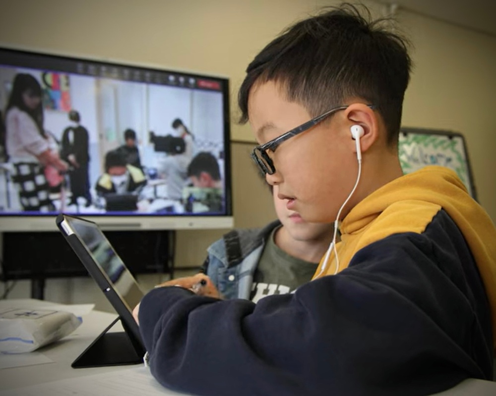 Students participate in a virtual cultural exchange