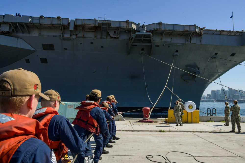 USS Abraham Lincoln Returns from Underway