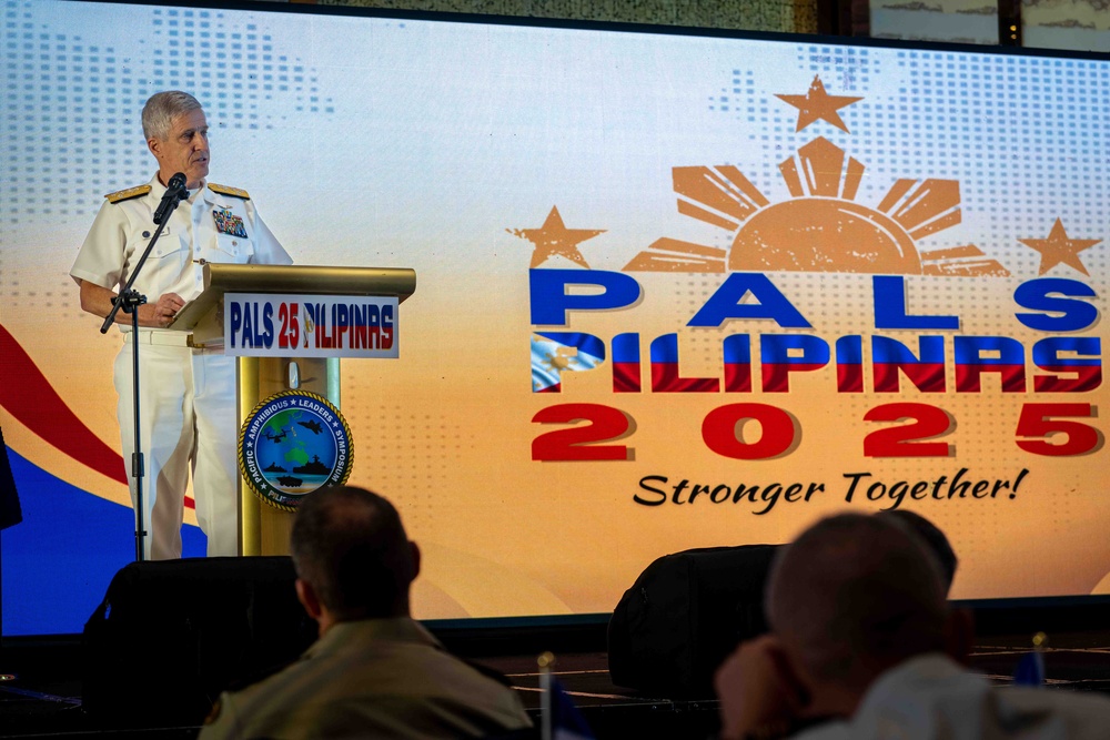 COMPACFLT Delivers Remarks at PALS in Manila, Philippines