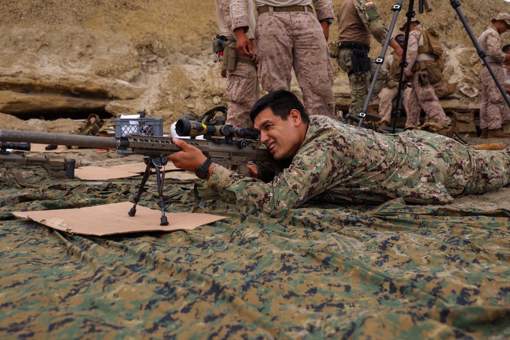 SMEE Between Marines and Ecuadorian Marine Infantry