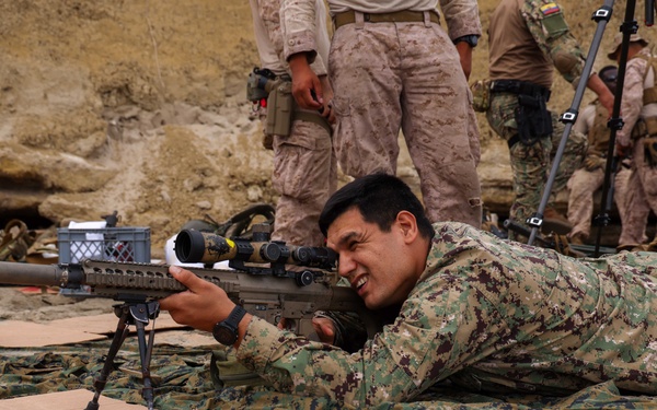 SMEE Between Marines and Ecuadorian Marine Infantry