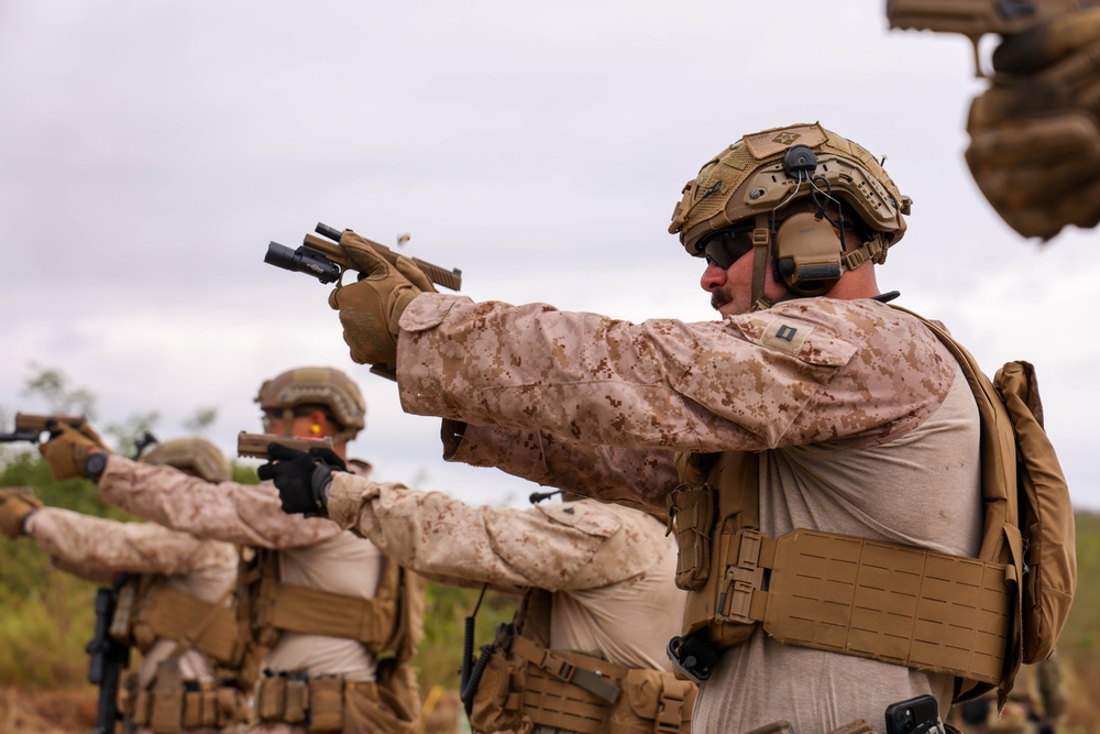 SMEE Between Marines and Ecuadorian Marine Infantry