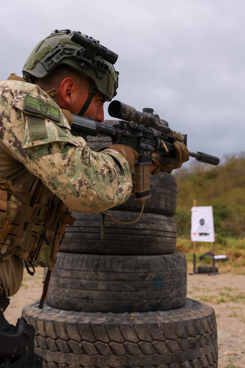 SMEE Between Marines and Ecuadorian Marine Infantry