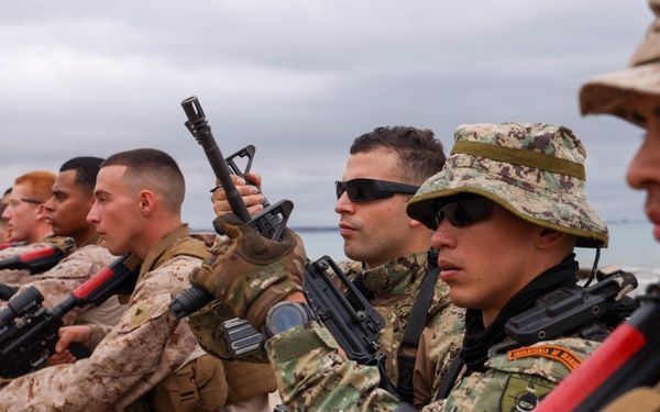 SMEE Between Marines and Ecuadorian Marine Infantry