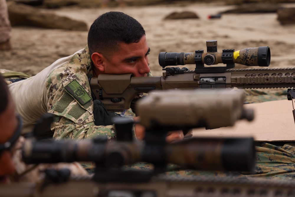 SMEE Between Marines and Ecuadorian Marine Infantry