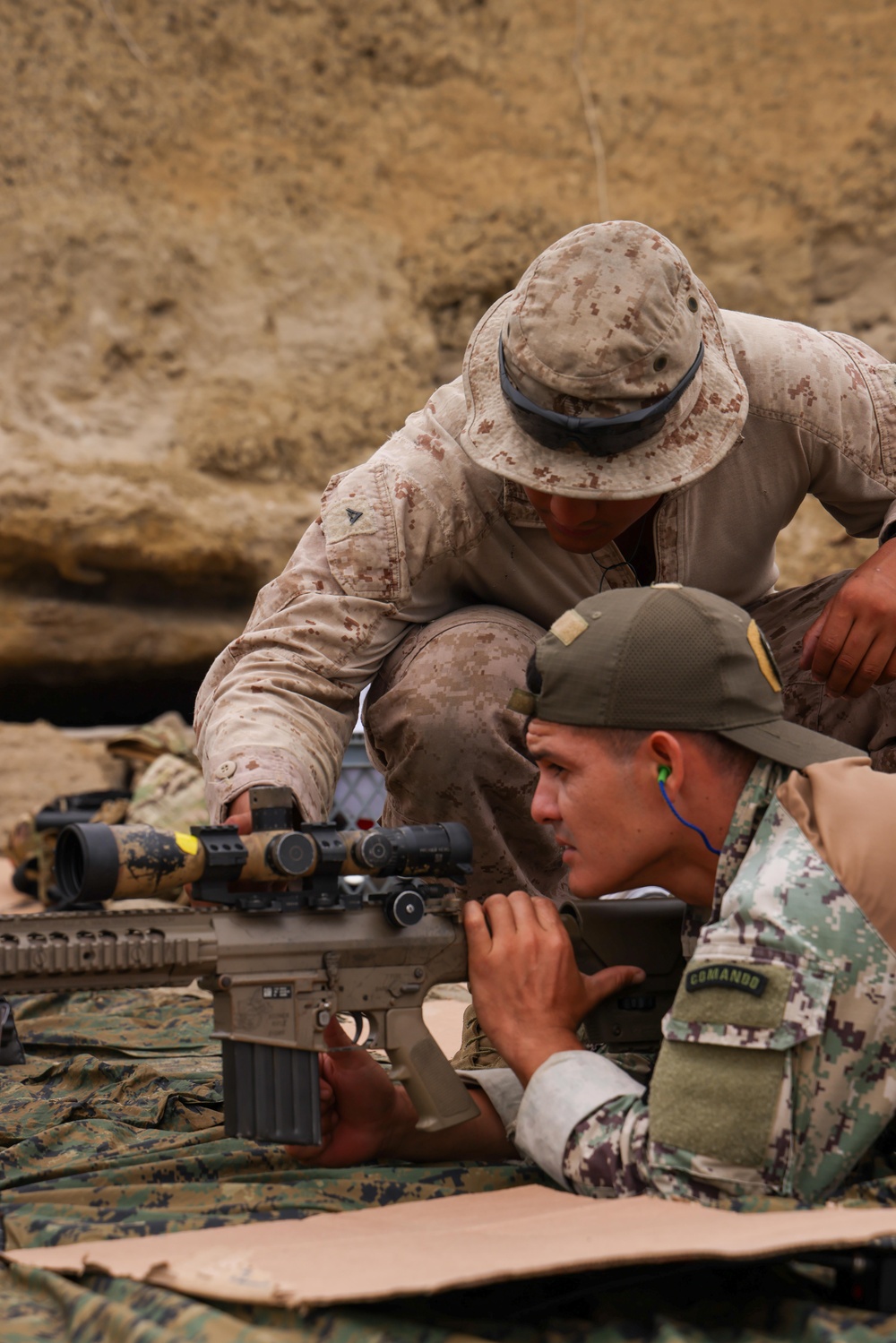 SMEE Between Marines and Ecuadorian Marine Infantry
