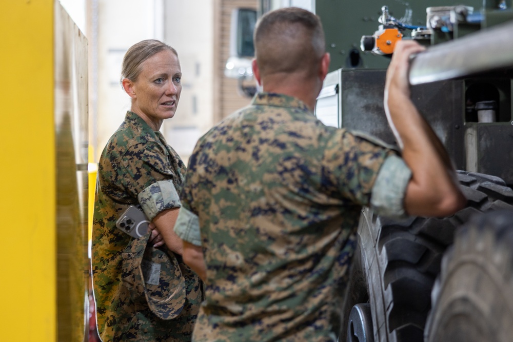 2nd MLG Commanding General Visits MCAS Beaufort