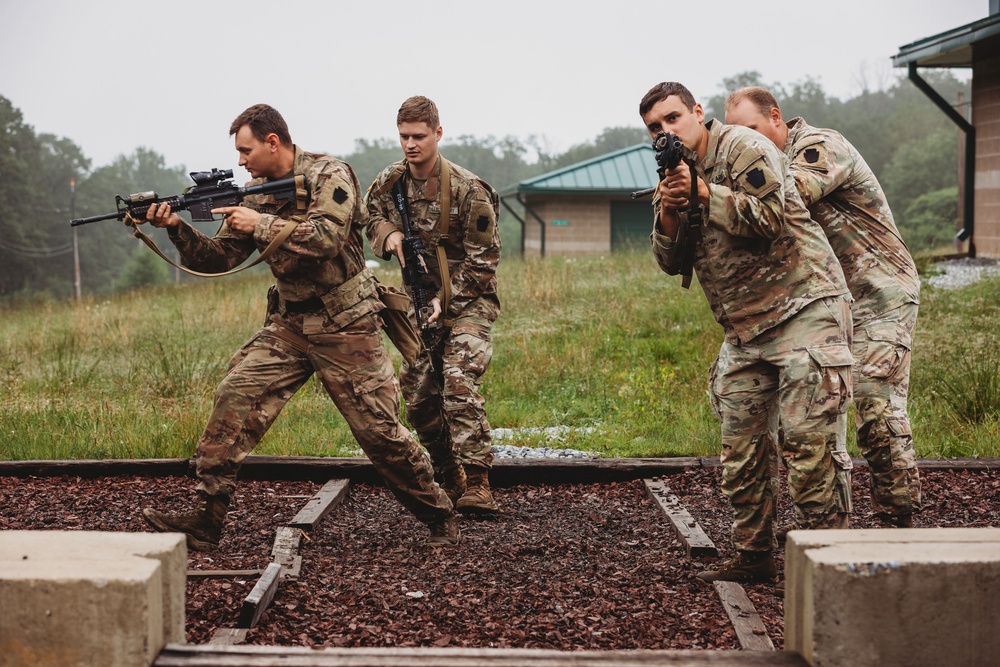 Bravo Company, 1-112 IN BN Conducts Training in Live Fire Shoot House