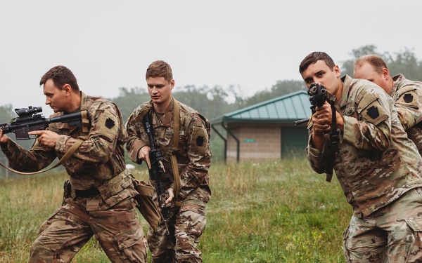 Bravo Company, 1-112 IN BN Conducts Training in Live Fire Shoot House
