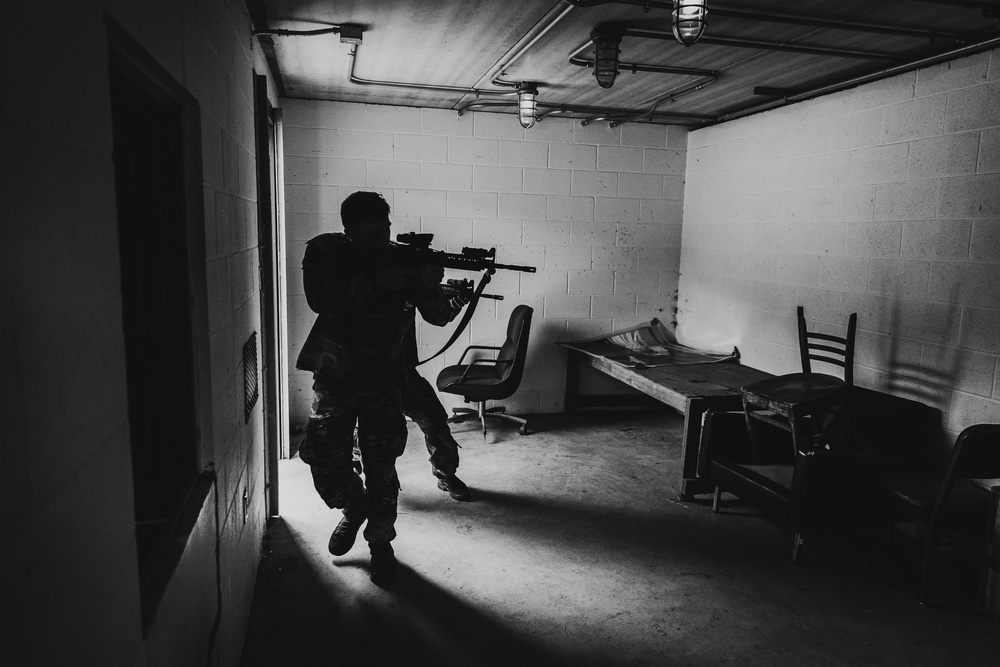 Bravo Company, 1-112 IN BN Conducts Training at Live Fire Shoot House Complex