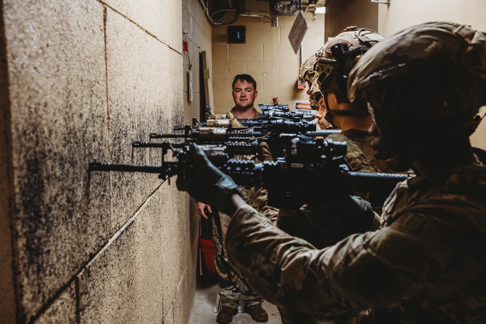 Bravo Company, 1-112 IN BN Conducts Training at Live Fire Shoot House Complex
