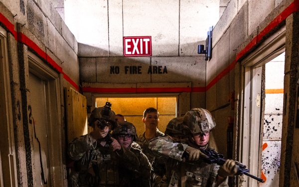 Bravo Company, 1-112 IN BN Conducts Training at Live Fire Shoot House Complex