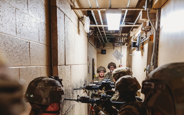 Bravo Company, 1-112 IN BN Conducts Training at Live Fire Shoot House Complex