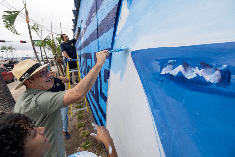 Sailors Paint Mural in Ecuador