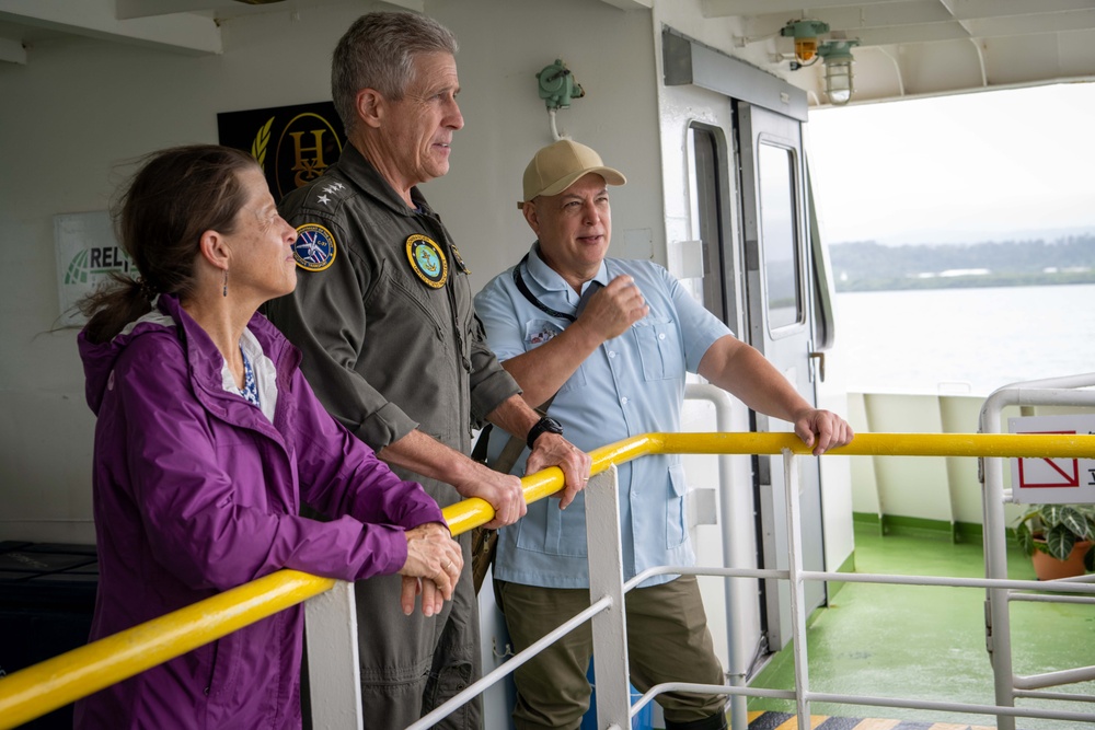 COMPACFLT Visits Subic Bay