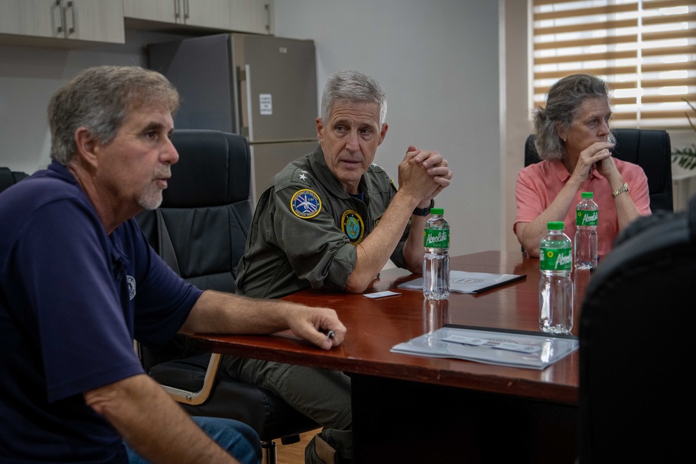 COMPACFLT Visits Subic Bay