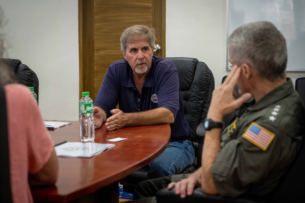 COMPACFLT Visits Subic Bay