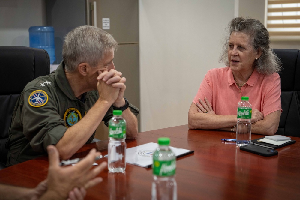 COMPACFLT Visits Subic Bay