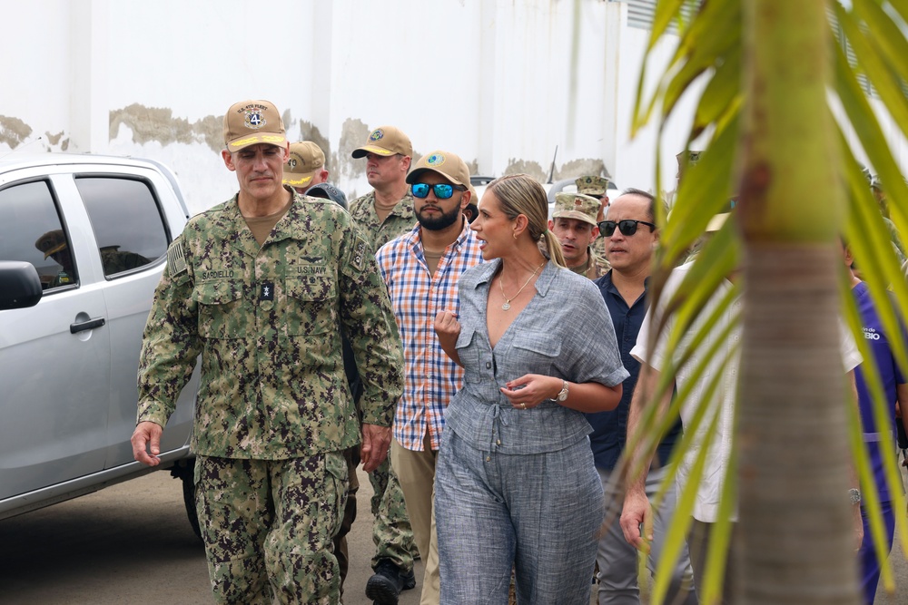 USNS Comfort Admiral Tour