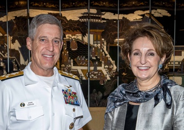 COMPACFLT meets with U.S. Ambassador to the Republic of the Philippines