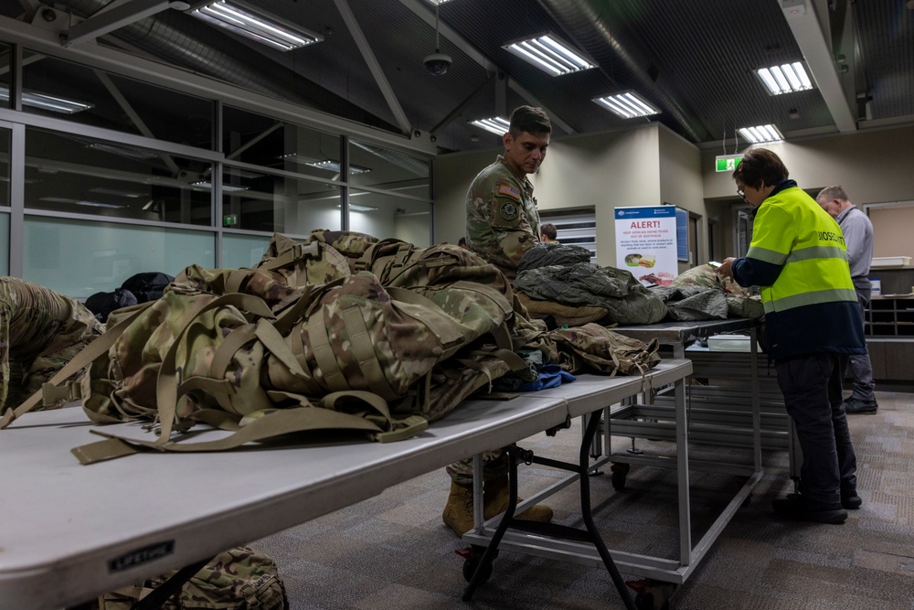 U.S. Soldiers arrive at RAAF Amberley for TS25