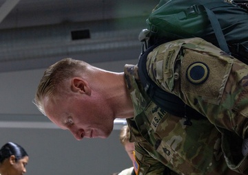 U.S. Soldiers arrive at RAAF Amberley for TS25