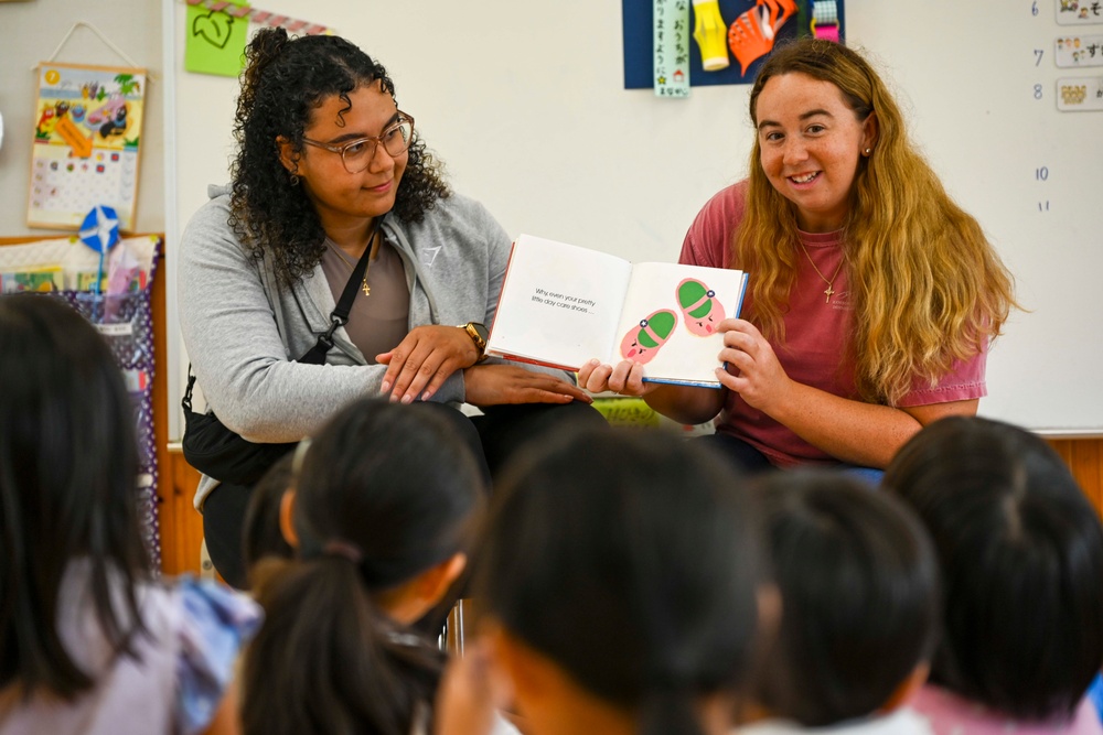 Sailors Share Story Time with Local School Children