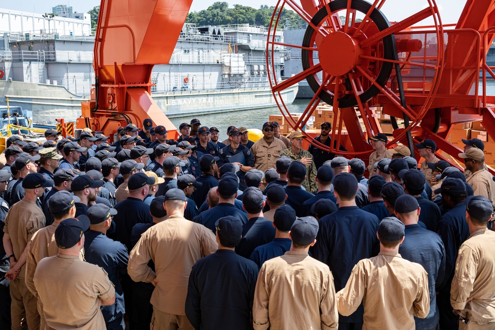 USS Santa Fe (SSN 763) hold quarters on the pier